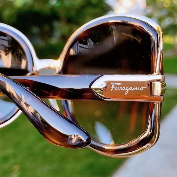 FERRAGAMO New Tortoise ‘Buckle’ Sunglasses AUTHNTC main image 10